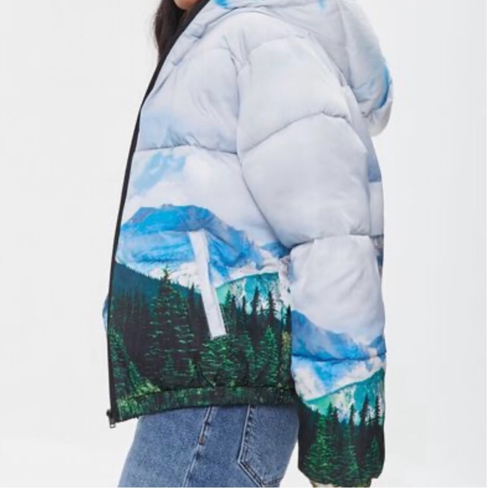 NWT FOREVER 21 Women’s Landscape Puffer Jacket - Picture 4 of 8